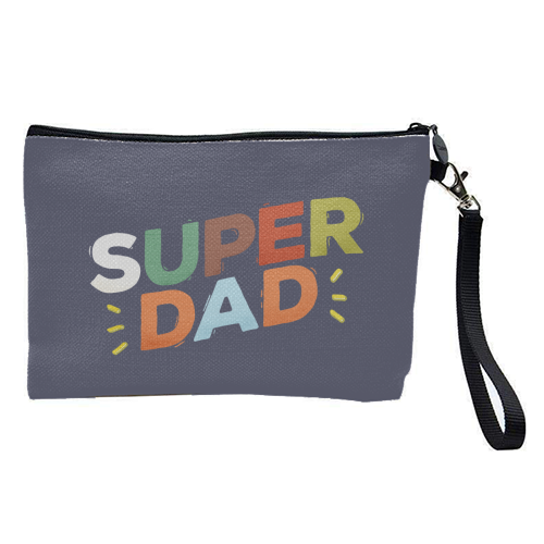 Bold Retro "SUPER DAD" Typography – Colorful Father's Day Design - pretty makeup bag by Ania Wieclaw