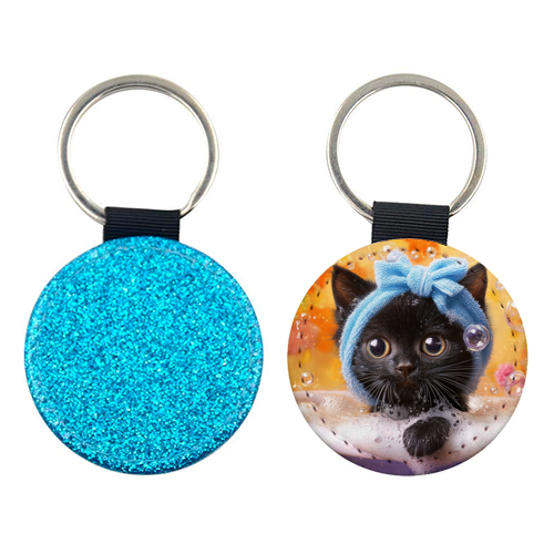 Cutie in the bathtub - keyring by DejaReve