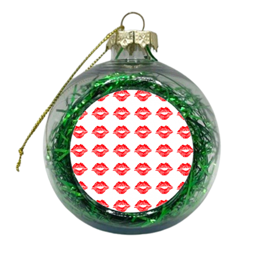 kiss me pattern - xmas bauble by Anastasios Konstantinidis
