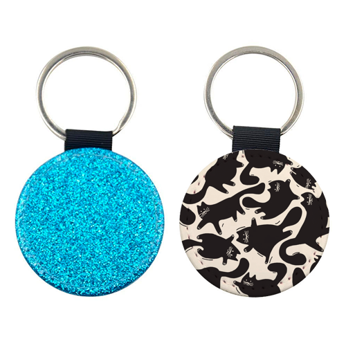 Playful Black Cat Pattern – Halloween Spooky Vibe - keyring by Ania Wieclaw