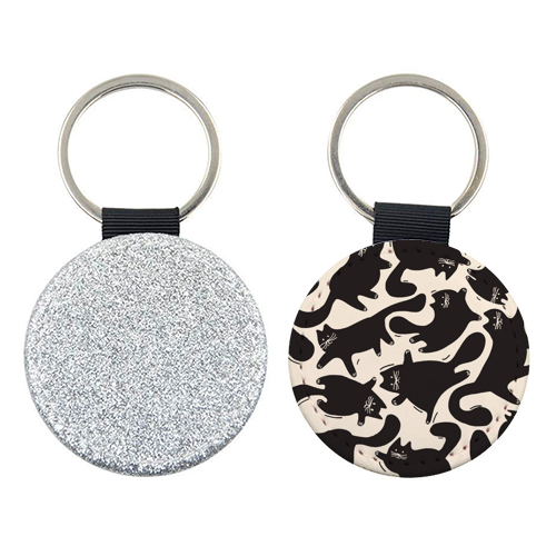 Playful Black Cat Pattern – Halloween Spooky Vibe - keyring by Ania Wieclaw