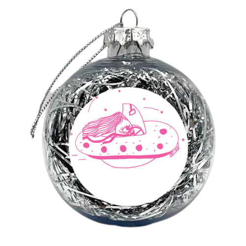 QT123 - xmas bauble by Lauren McNab