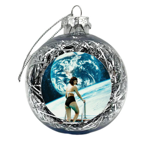 Space Babe - xmas bauble by taudalpoi