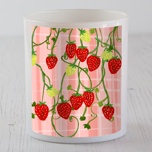 Vintage Strawberry Delight - scented candle by EZbie